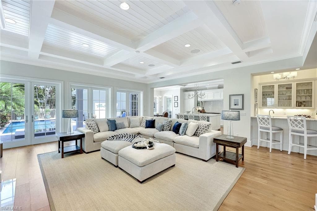 455 13th Ave S, Naples, FL 34102-18