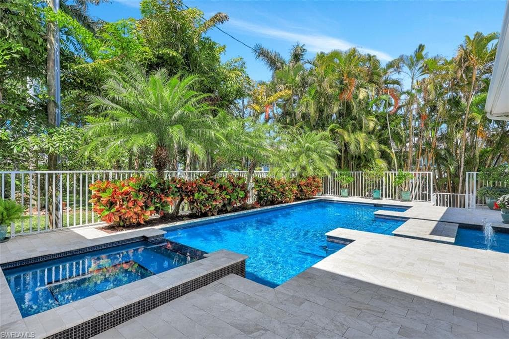 455 13th Ave S, Naples, FL 34102-21