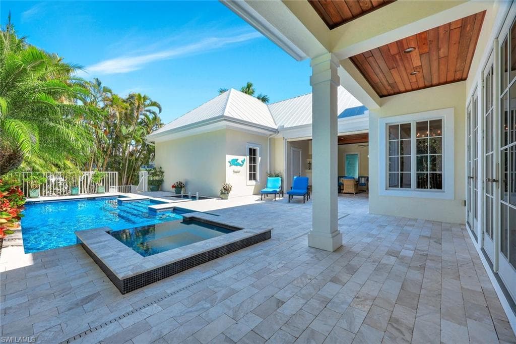 455 13th Ave S, Naples, FL 34102-22