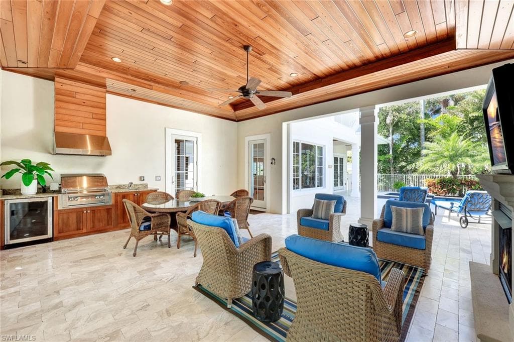 455 13th Ave S, Naples, FL 34102-24