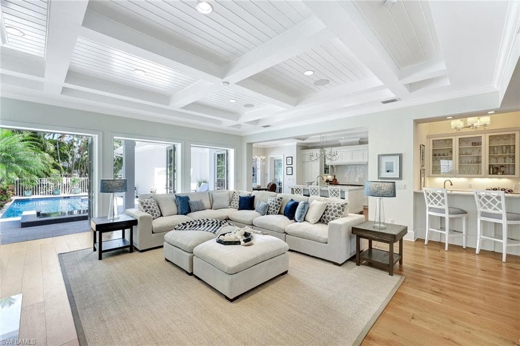 455 13th Ave S, Naples, FL 34102-1