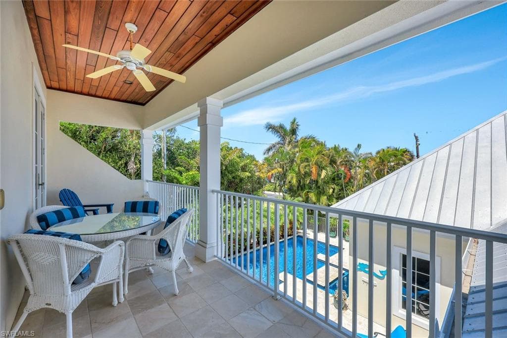 455 13th Ave S, Naples, FL 34102-36