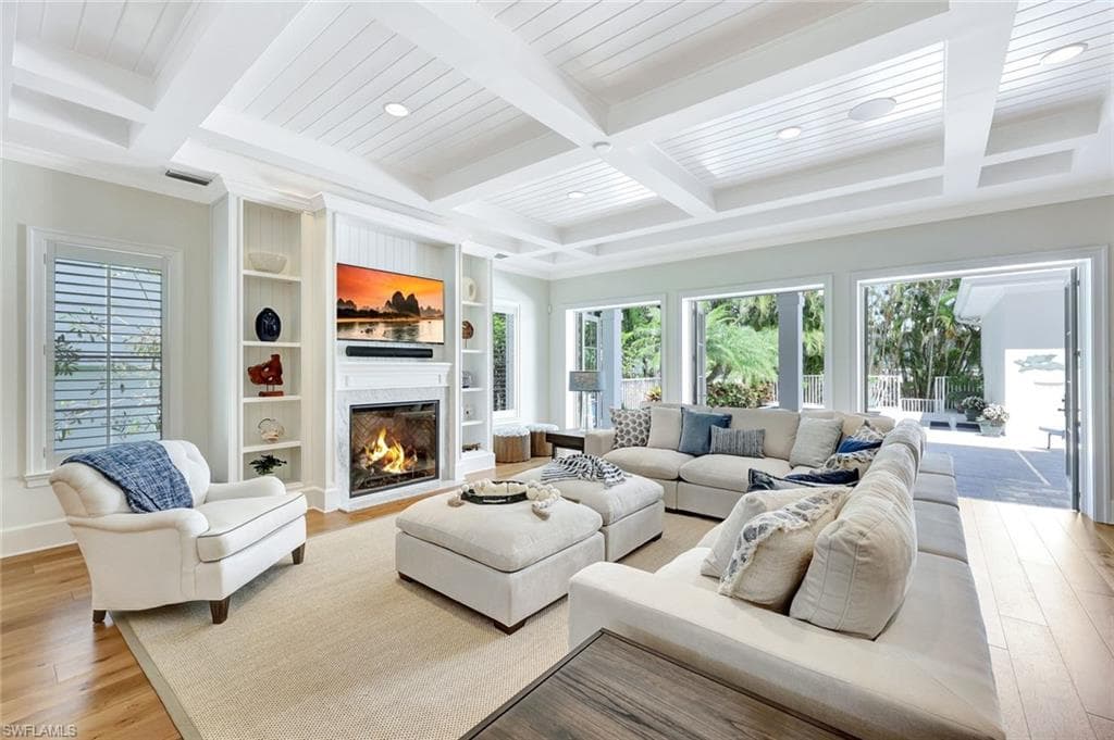 455 13th Ave S, Naples, FL 34102-2