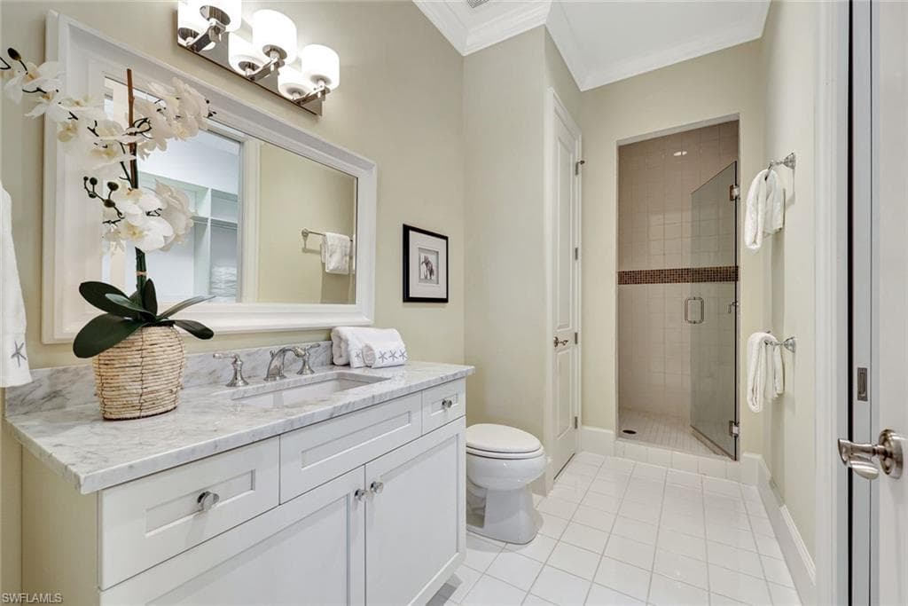 455 13th Ave S, Naples, FL 34102-38