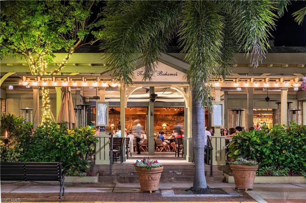 455 13th Ave S, Naples, FL 34102-46