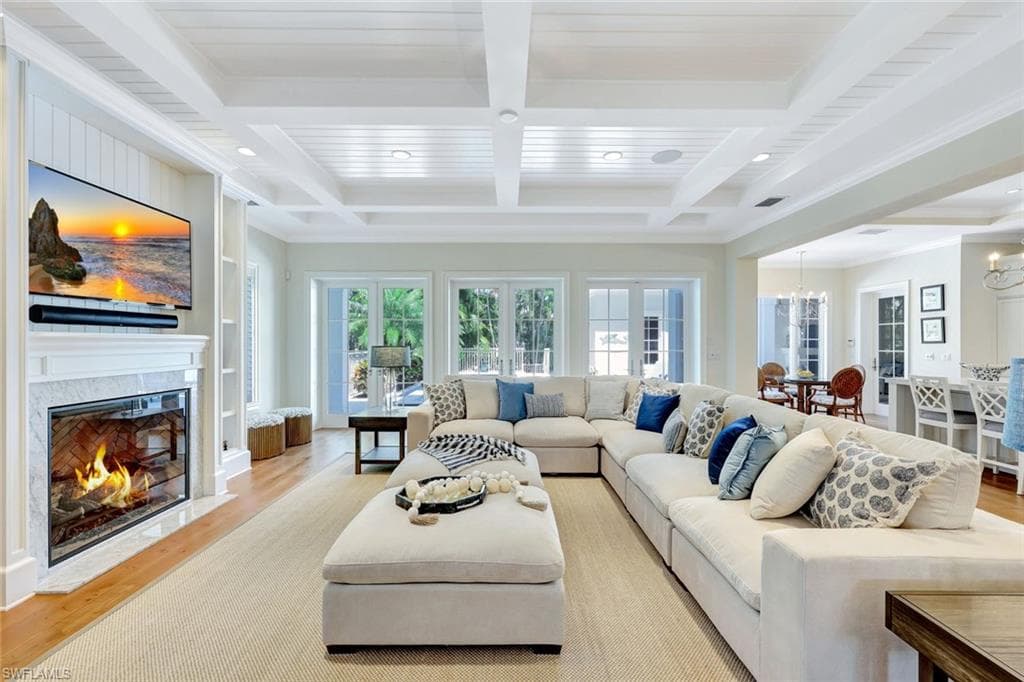 455 13th Ave S, Naples, FL 34102-7