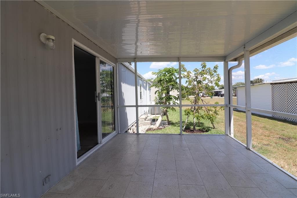 221 Grassy Key Ln 174, Naples, FL 34114-16