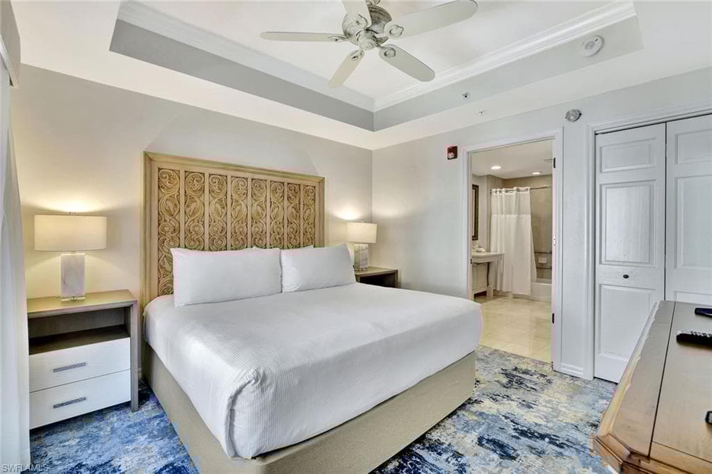 221 9th St S 219, Naples, FL 34102-11