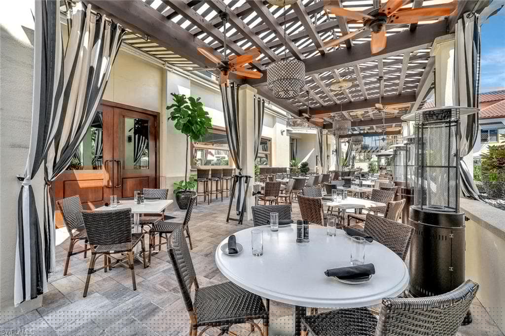221 9th St S 219, Naples, FL 34102-16