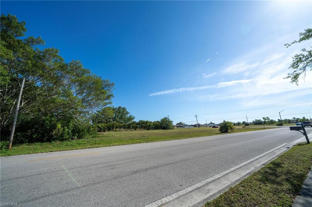 758 4th St, Cape Coral, FL 33991-14
