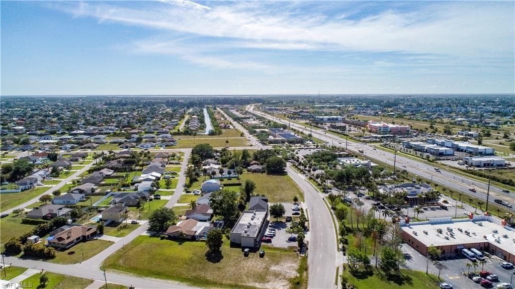 758 4th St, Cape Coral, FL 33991-8