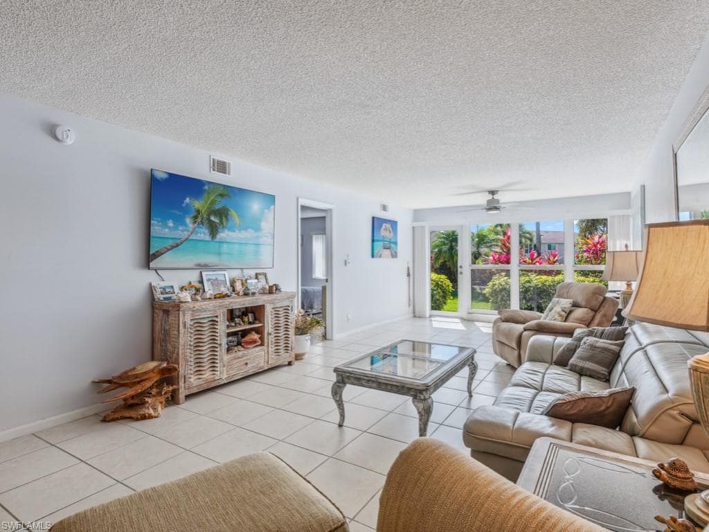168 Palm Dr 3043, Naples, FL 34112-10