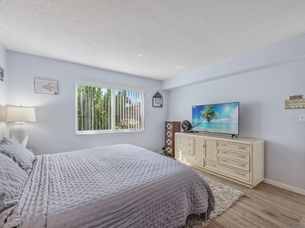 168 Palm Dr 3043, Naples, FL 34112-13