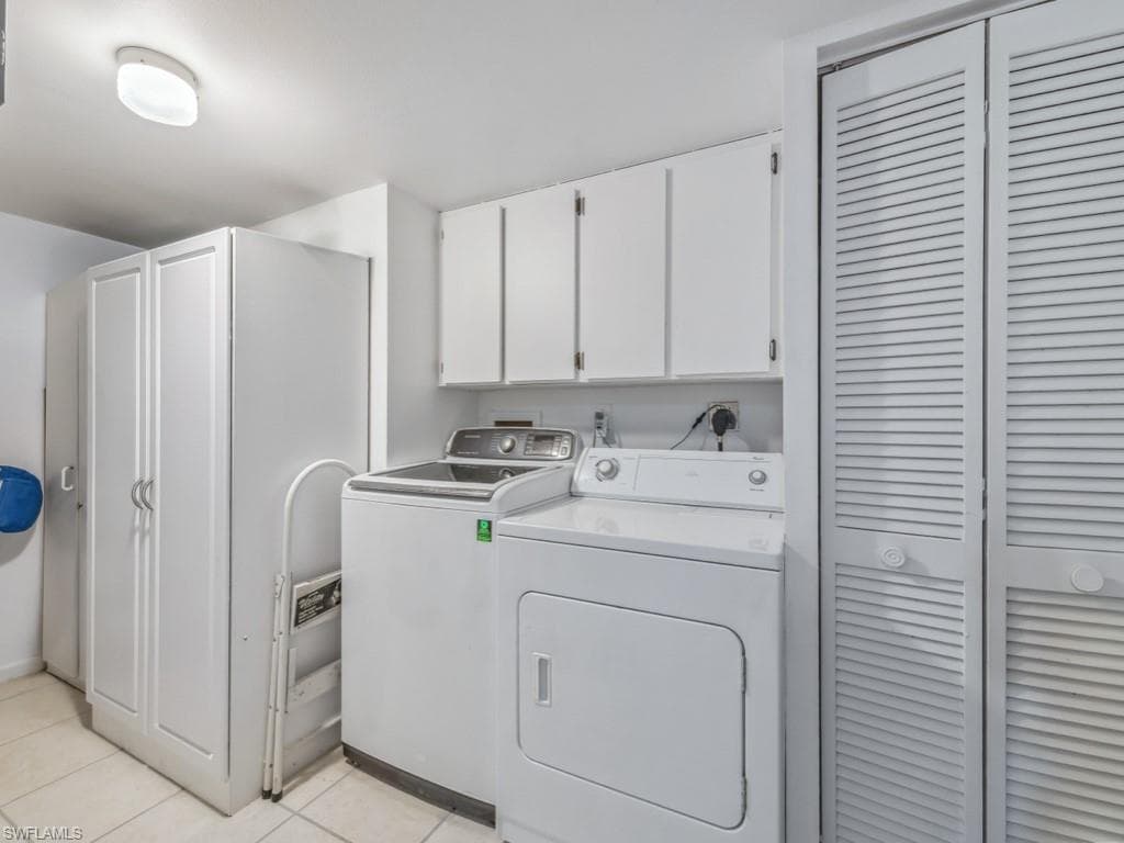 168 Palm Dr 3043, Naples, FL 34112-16