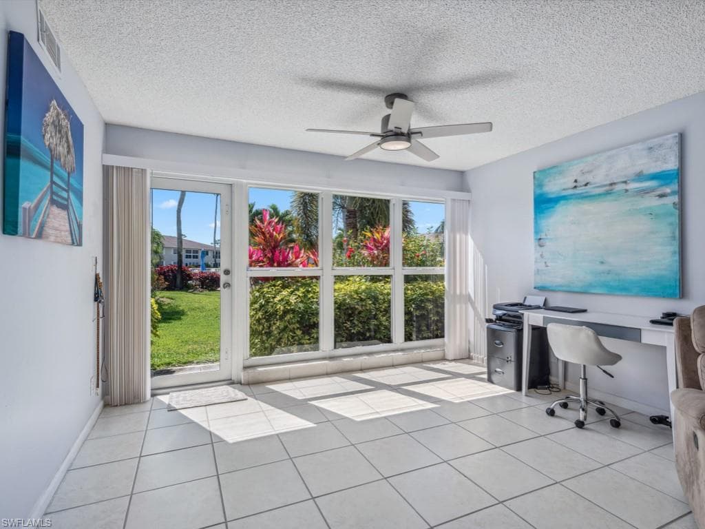 168 Palm Dr 3043, Naples, FL 34112-17
