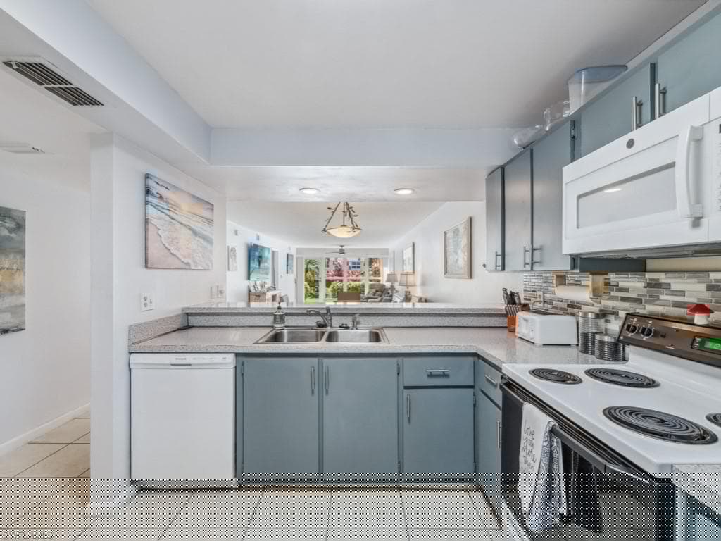 168 Palm Dr 3043, Naples, FL 34112-5