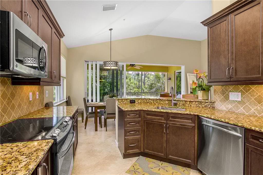 6649 Alden Woods Cir 201, Naples, FL 34113-17