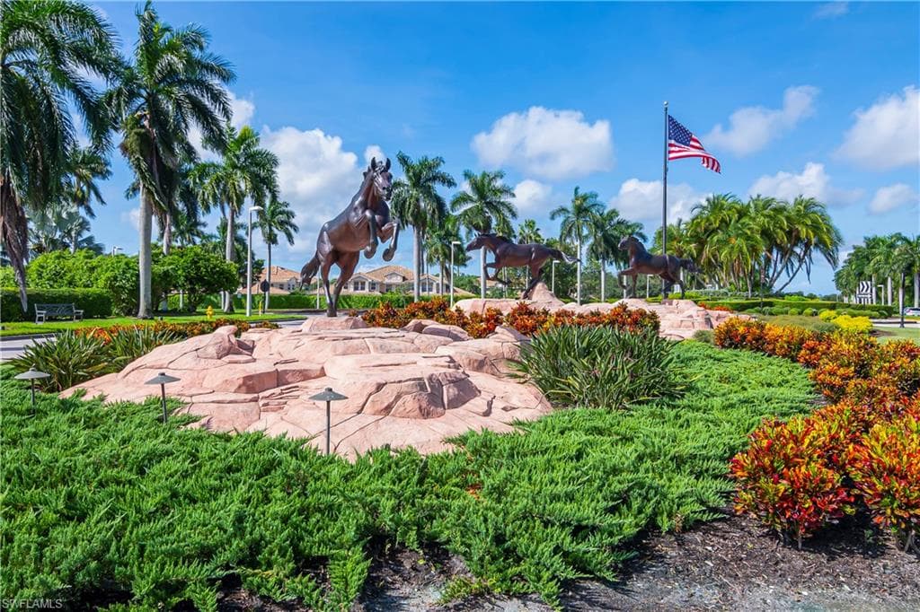 6649 Alden Woods Cir 201, Naples, FL 34113-36