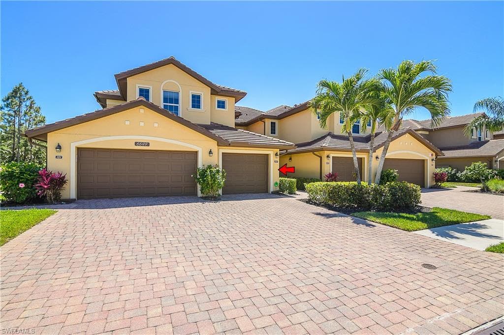 6649 Alden Woods Cir 201, Naples, FL 34113-3