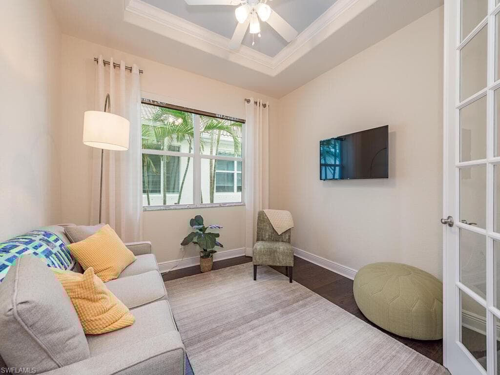 7826 Martino Cir, Naples, FL 34112-15
