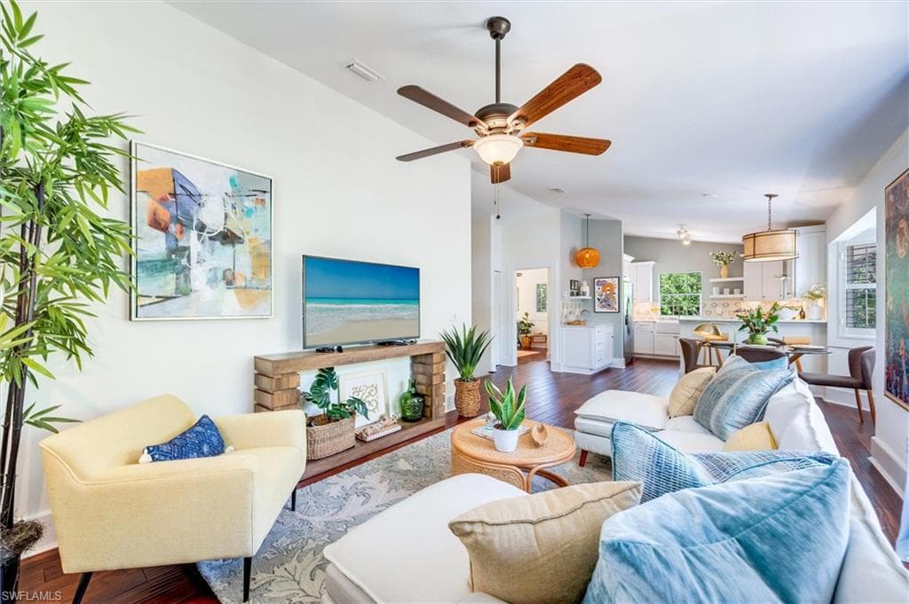 2800 Lakeview Dr 5, Naples, FL 34112-9