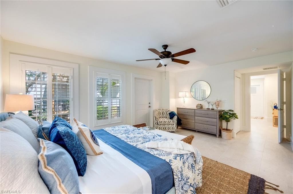 2800 Lakeview Dr 5, Naples, FL 34112-19