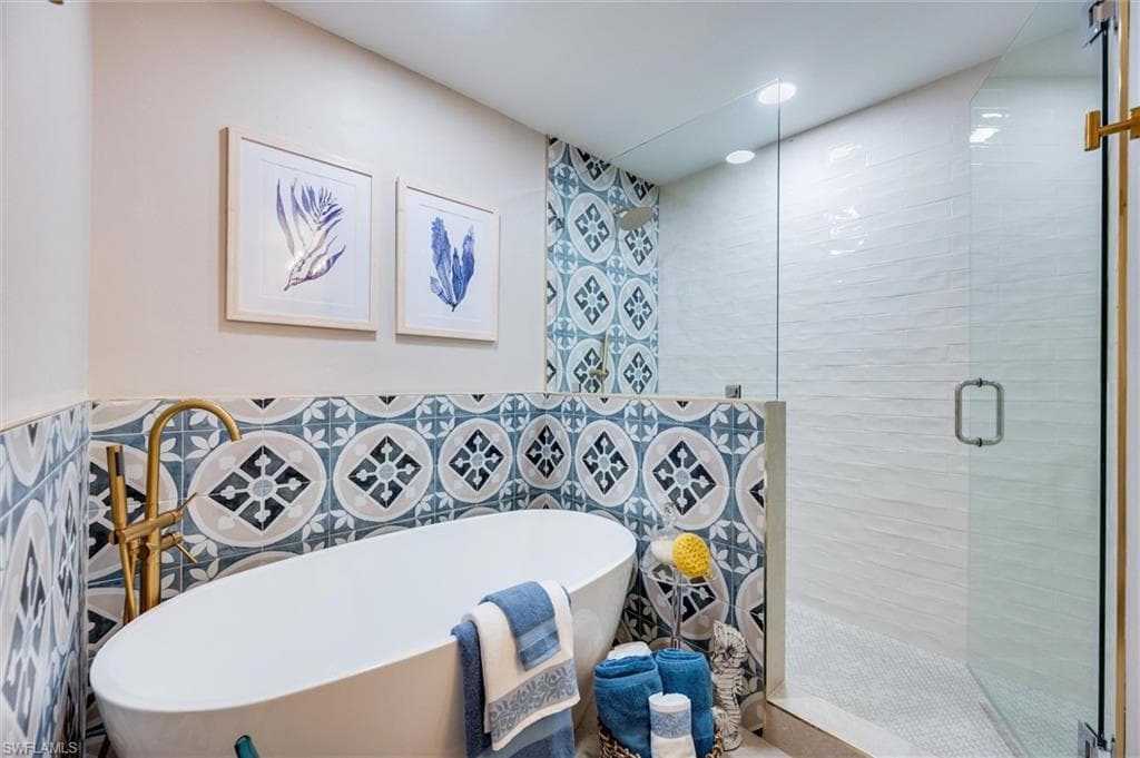 2800 Lakeview Dr 5, Naples, FL 34112-22