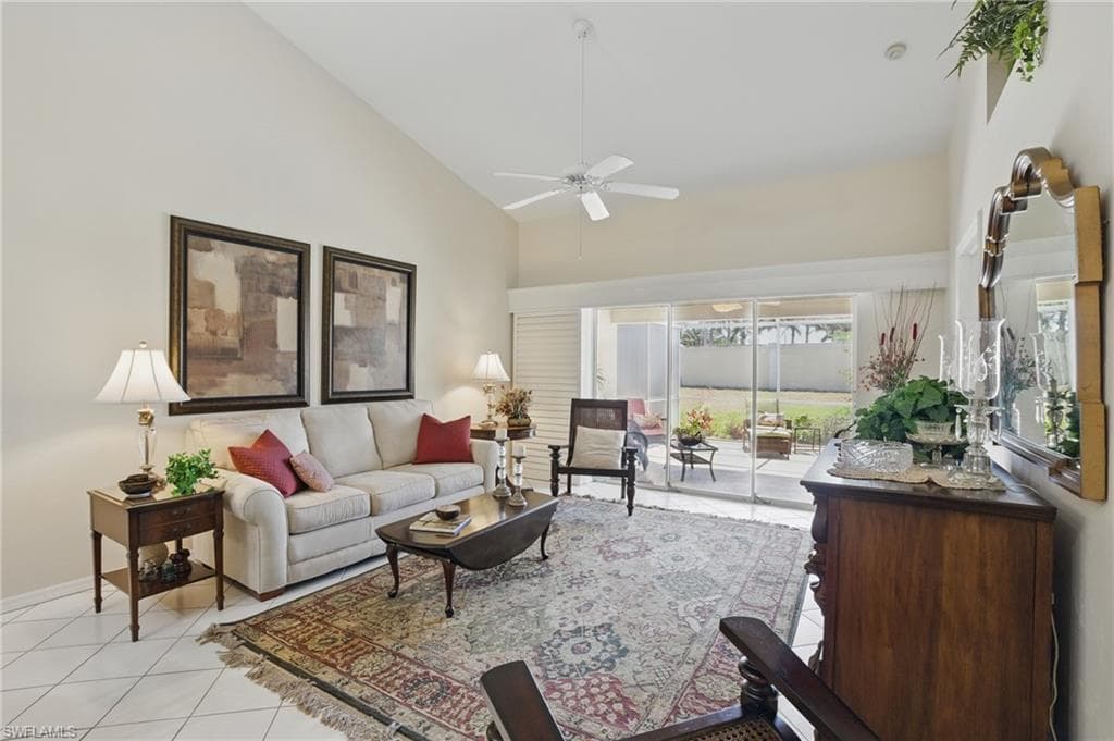 6103 Thresher Dr 102, Naples, FL 34112-8