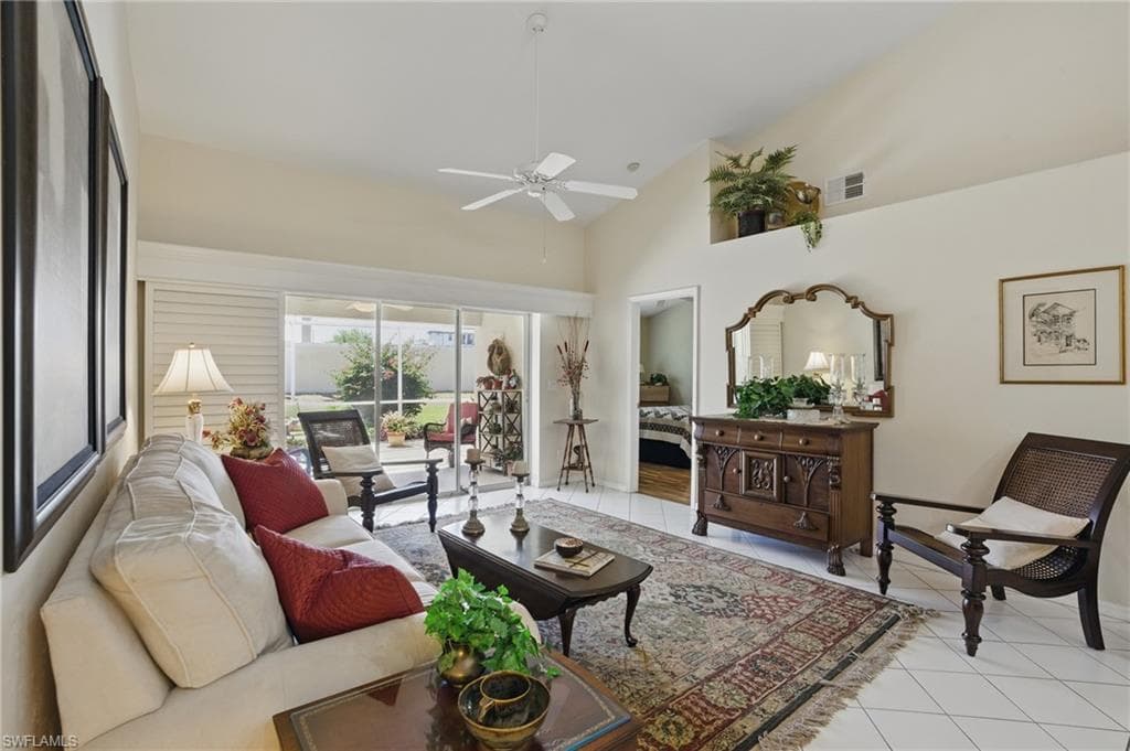 6103 Thresher Dr 102, Naples, FL 34112-6