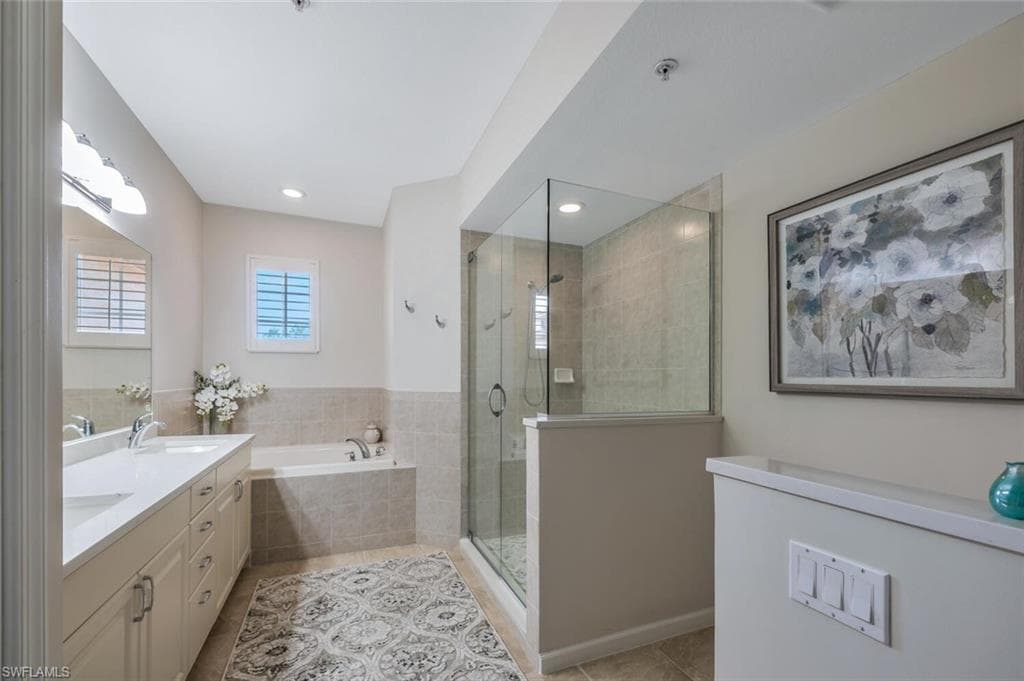 6666 Alden Woods Cir 201, Naples, FL 34113-25