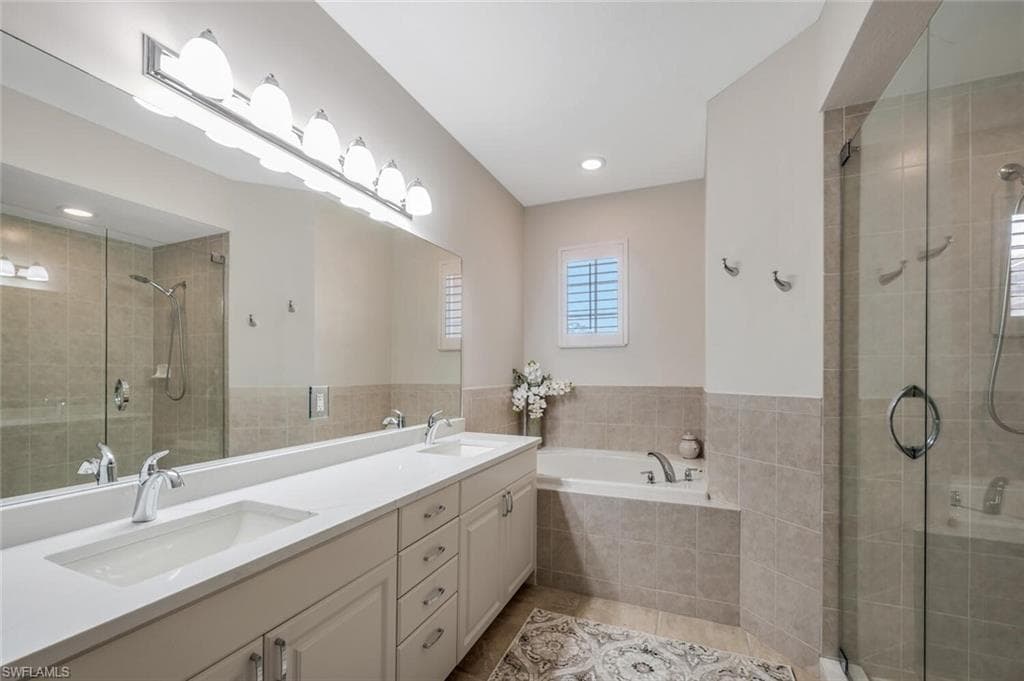 6666 Alden Woods Cir 201, Naples, FL 34113-26