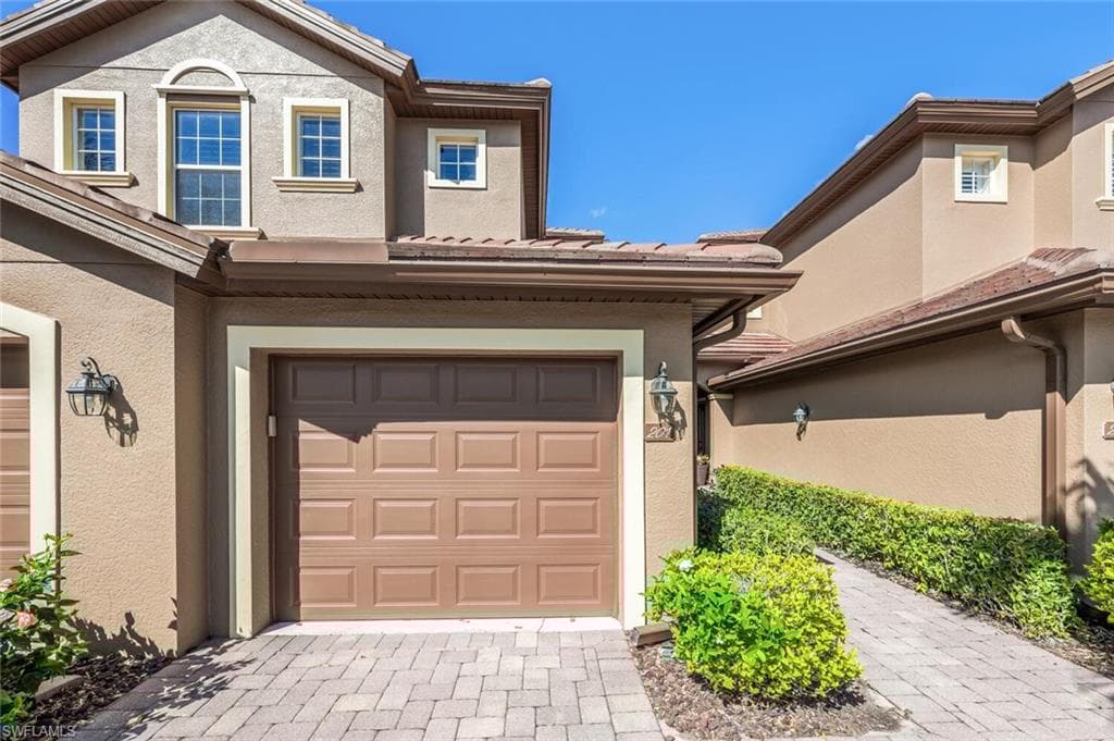 6666 Alden Woods Cir 201, Naples, FL 34113-36