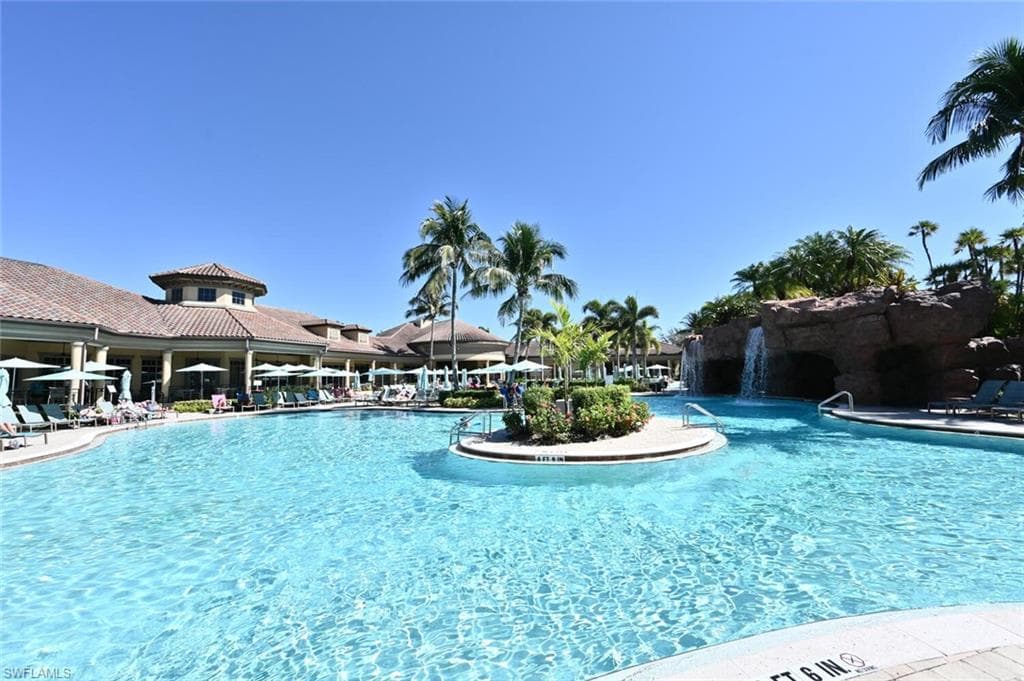 6666 Alden Woods Cir 201, Naples, FL 34113-44