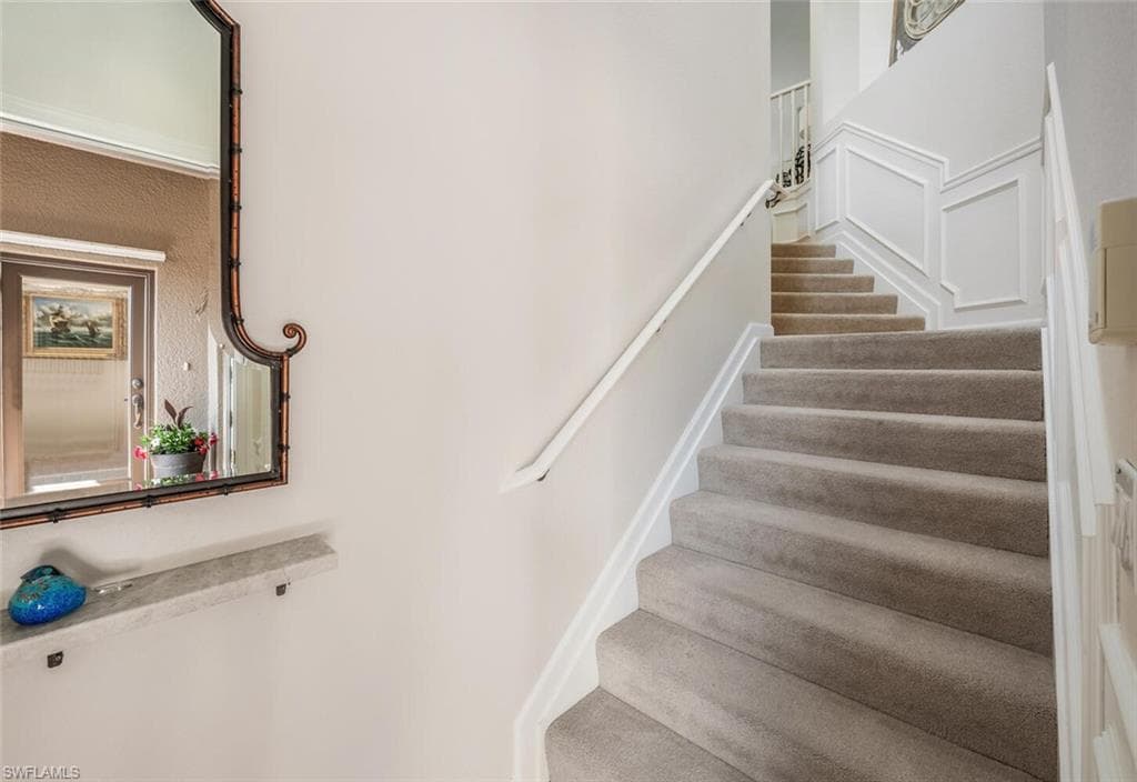 6666 Alden Woods Cir 201, Naples, FL 34113-6
