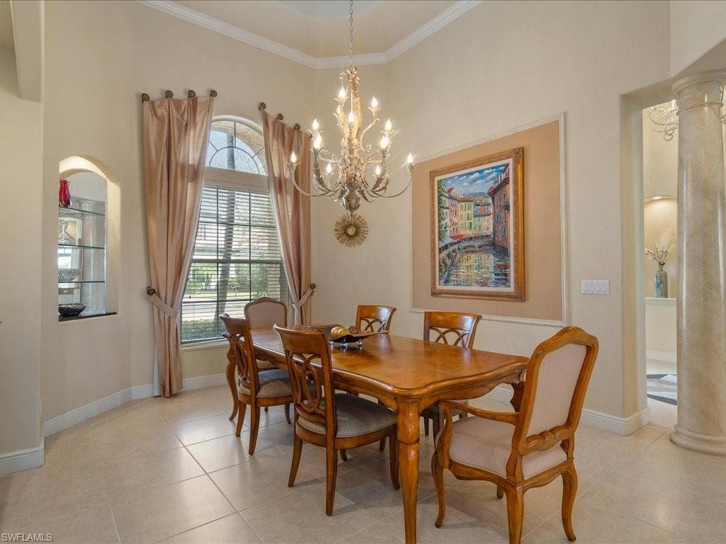 412 Terracina Way, Naples, FL 34119-4