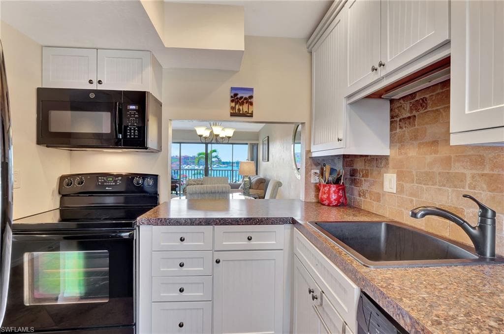 750 Elkcam Cir 318, Marco Island, FL 34145-19