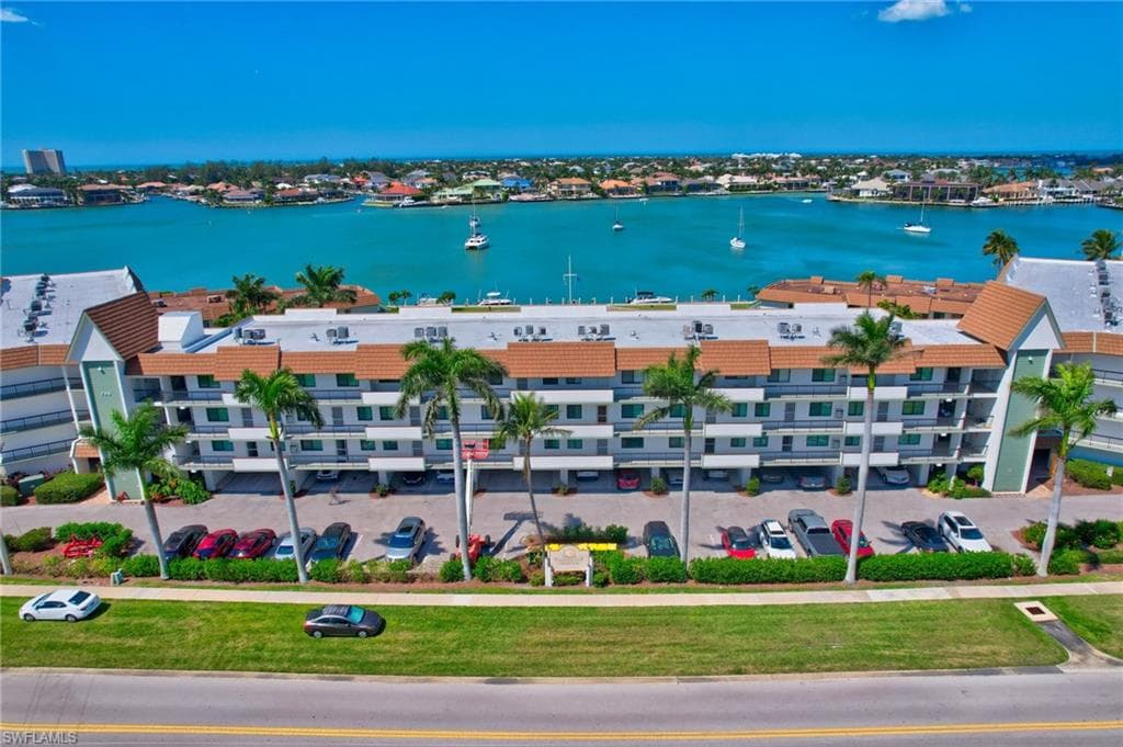 750 Elkcam Cir 318, Marco Island, FL 34145-35