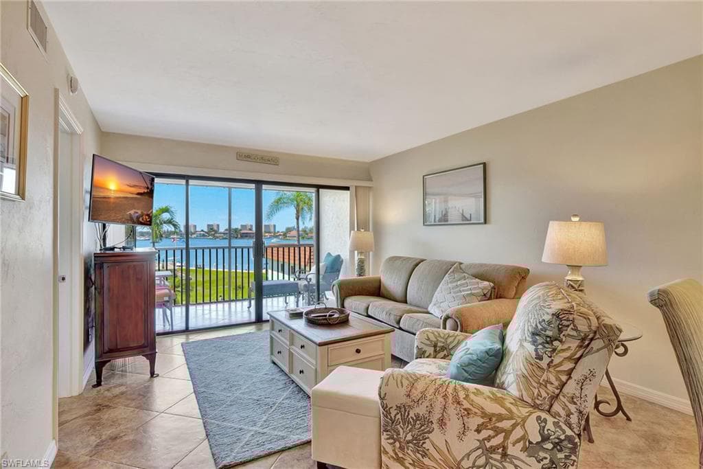 750 Elkcam Cir 318, Marco Island, FL 34145-5