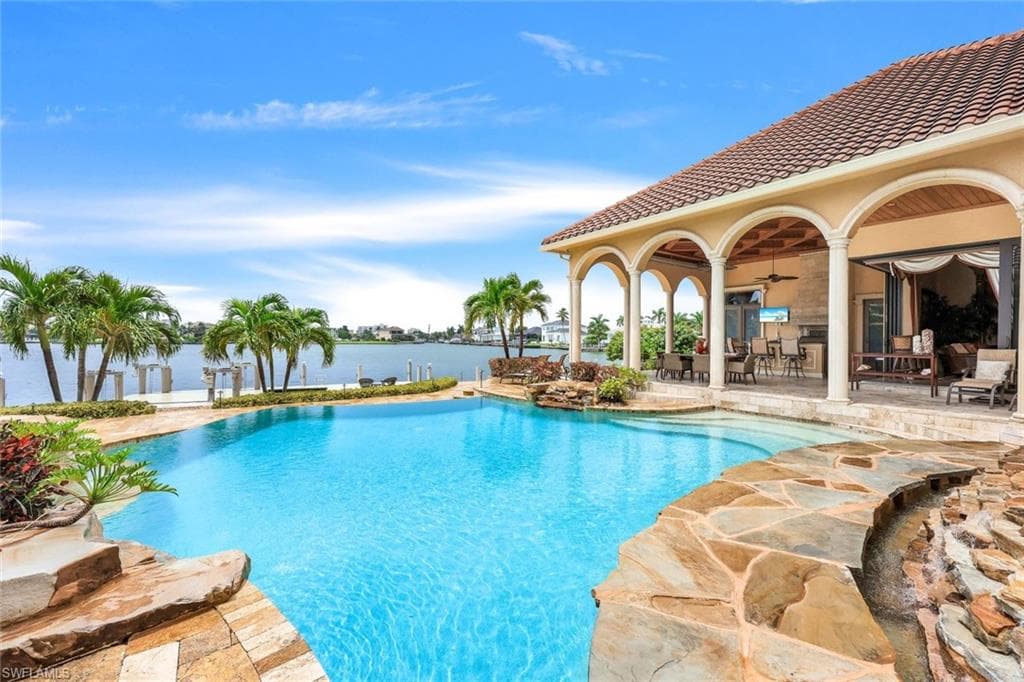 580 Heathwood Dr, Marco Island, FL 34145-26