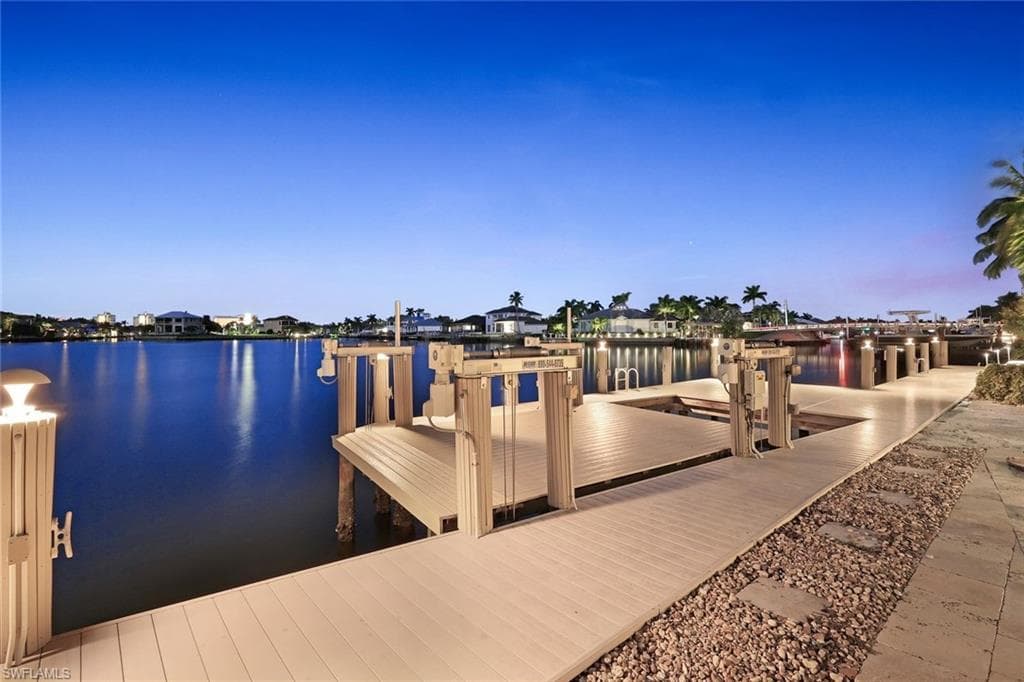 580 Heathwood Dr, Marco Island, FL 34145-32