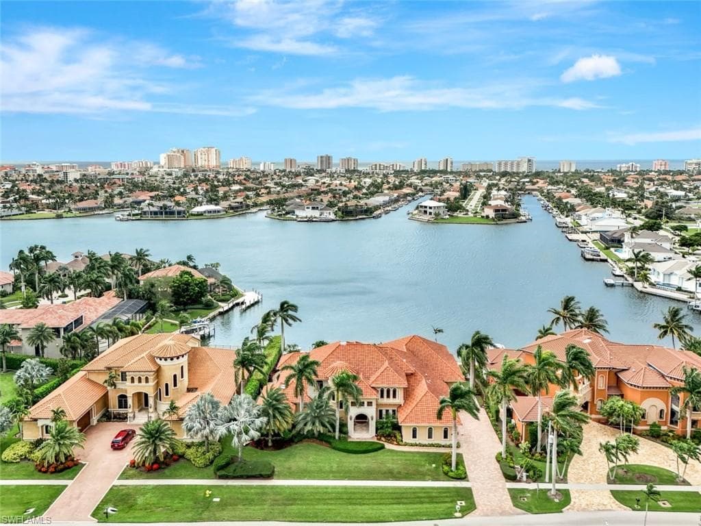 580 Heathwood Dr, Marco Island, FL 34145-36