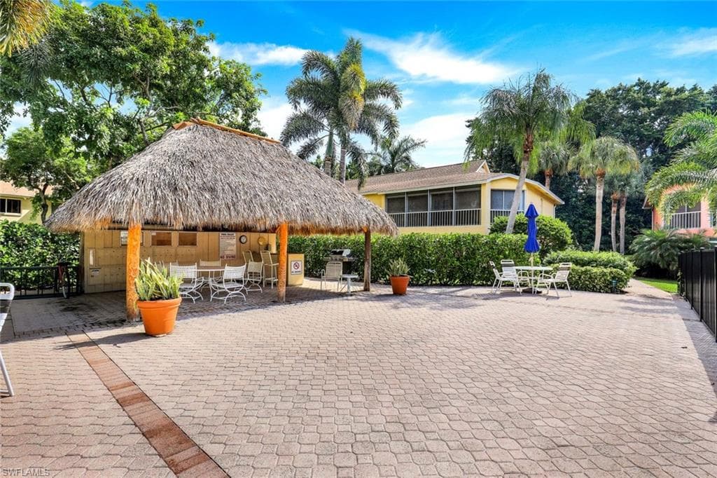 3200 Binnacle Dr B4, Naples, FL 34103-15
