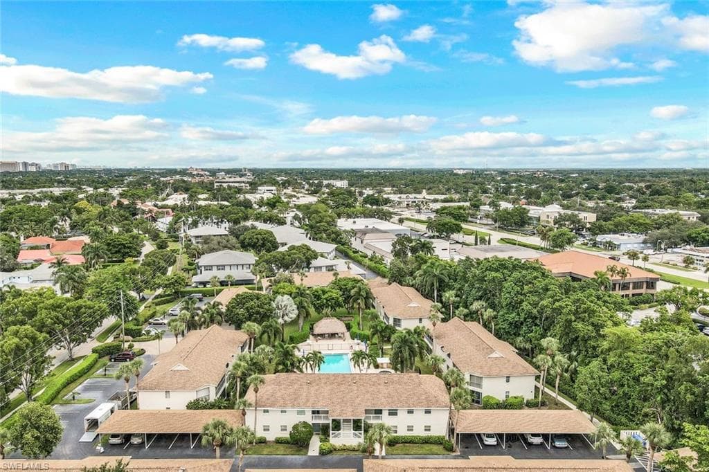 3200 Binnacle Dr B4, Naples, FL 34103-1
