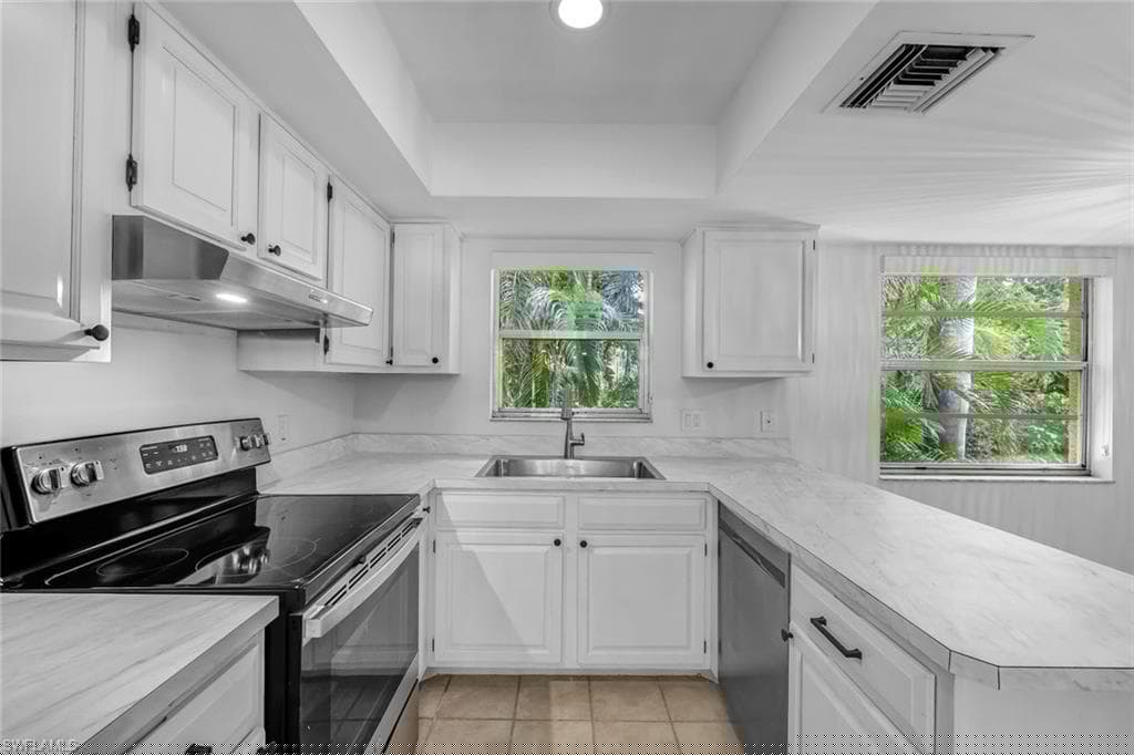 3200 Binnacle Dr B4, Naples, FL 34103-3