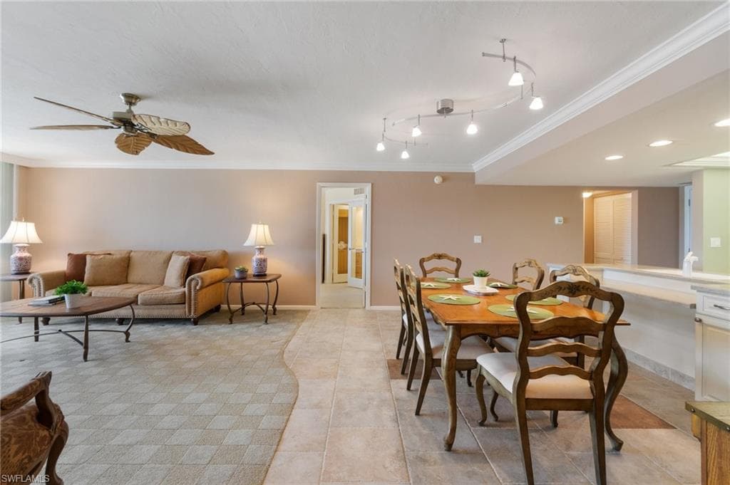 838 Elkcam Cir 208, Marco Island, FL 34145-20