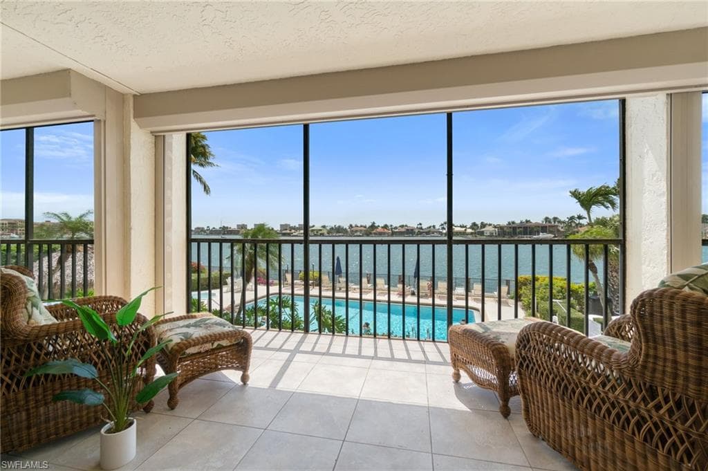 838 Elkcam Cir 208, Marco Island, FL 34145-25