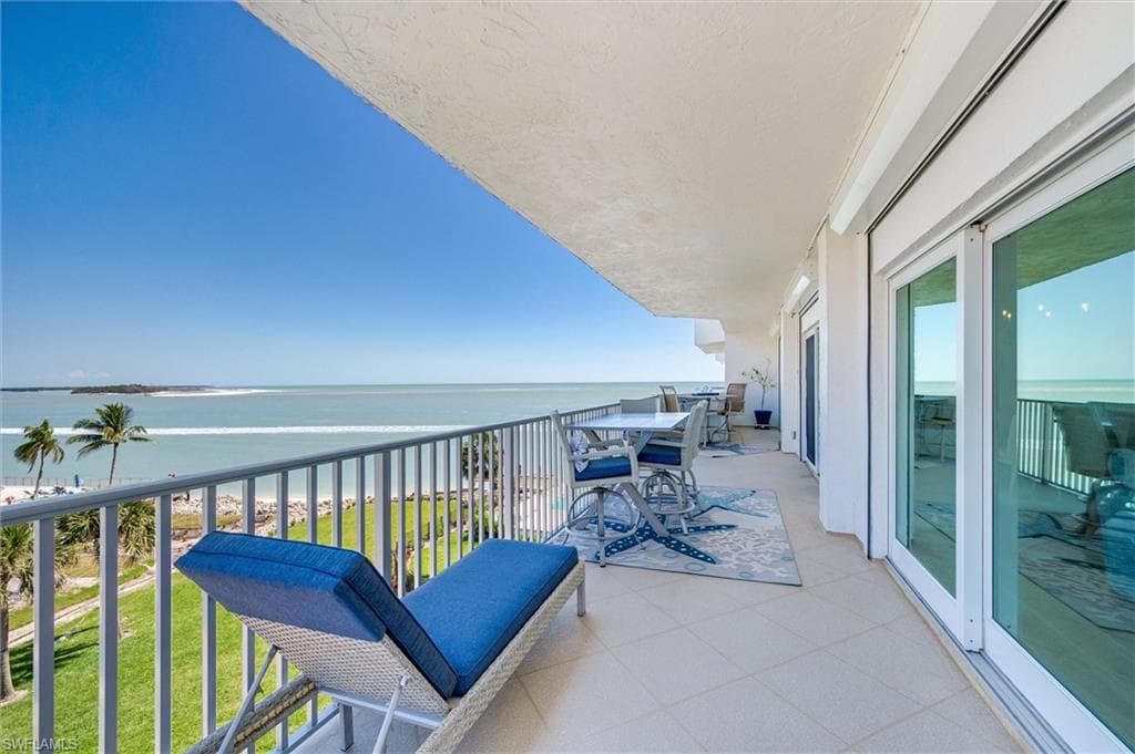 1036 Collier Blvd B302, Marco Island, FL 34145-12