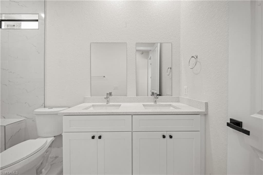 197 Rotonda Cir, Rotonda West, FL 33947-38