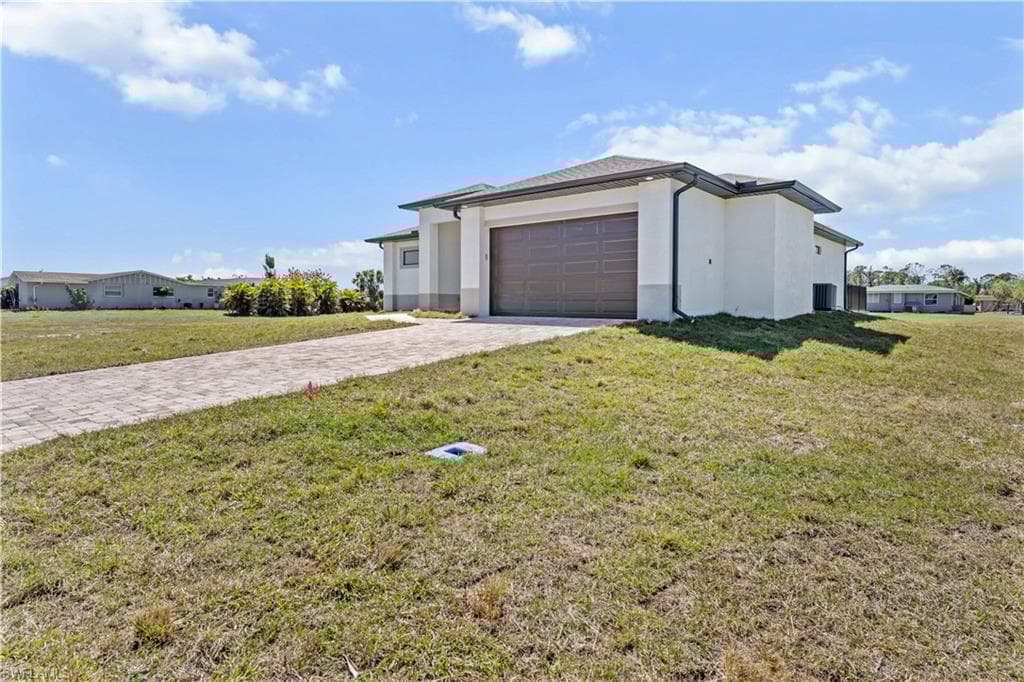 197 Rotonda Cir, Rotonda West, FL 33947-3