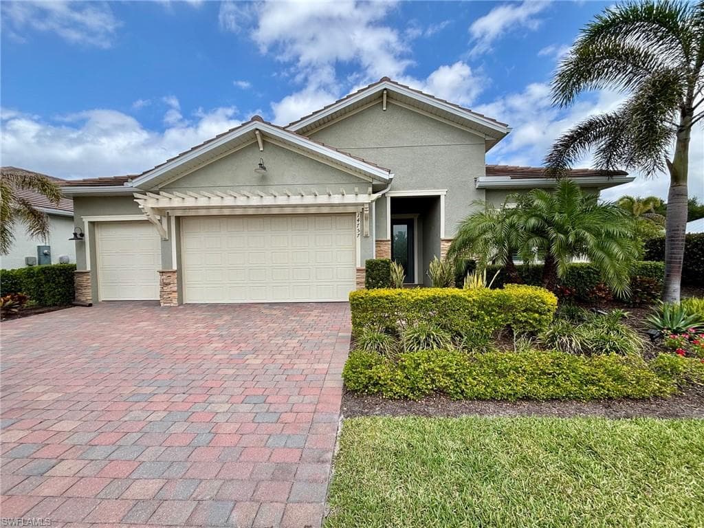 14757 Leeward Dr, Naples, FL 34114-1